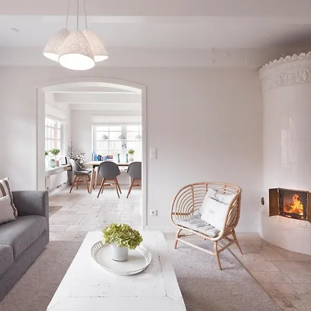 Duenenhaus بيت للعطل Utersum